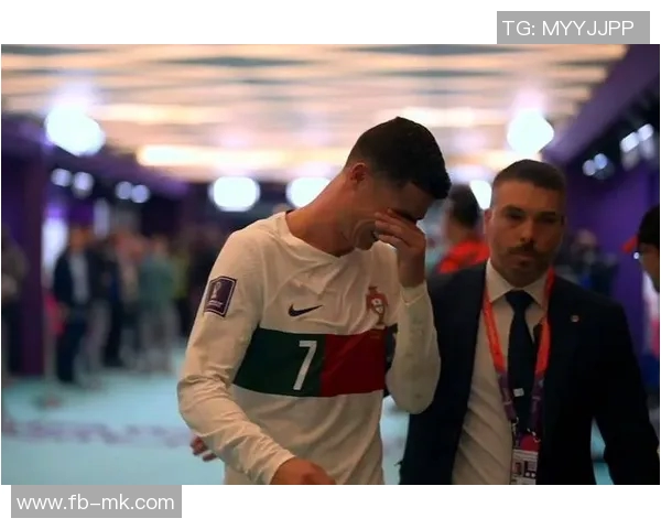 华子提前离场沮丧落后29分球员通道内情引发热议 华子提前离场沮丧落后29分球员通道内情引发热议