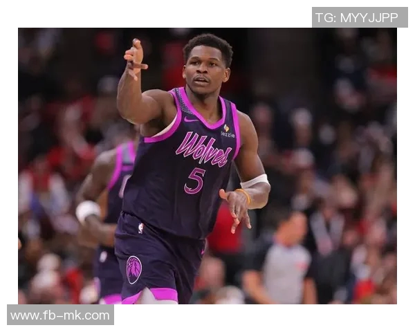 爱德华兹谈对战小米切尔的备战策略强调早睡养精蓄锐应对全场紧逼 爱德华兹谈对战小米切尔的备战策略强调早睡养精蓄锐应对全场紧逼